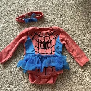 Spiderman onesie. Girl. 0-3 onesie costume and headband